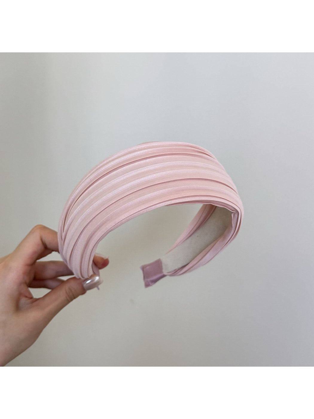 Gifty - Sweet Pleated Fabric Look Wide Women's Headband