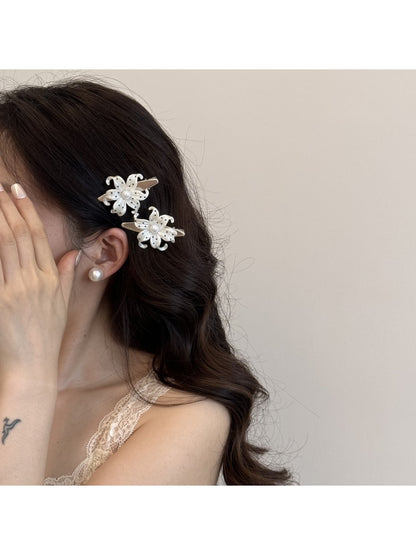 Beau - Alloy and Plastic Floral Barrette Hair Clip