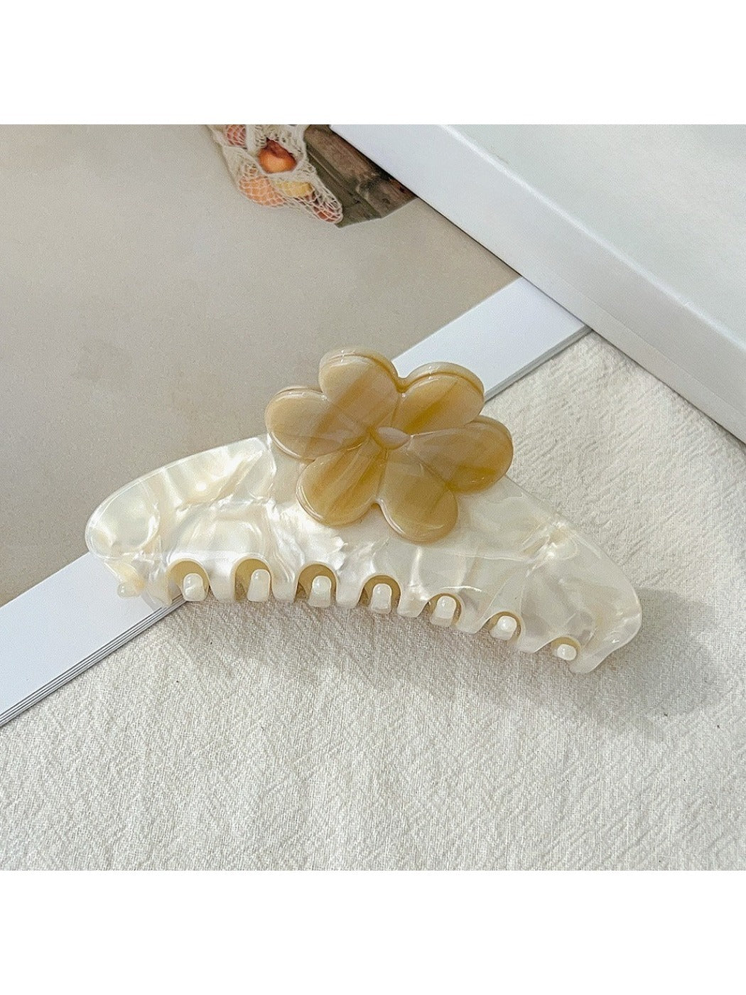Beau - Acetate Flower Shaped Hair Clip
