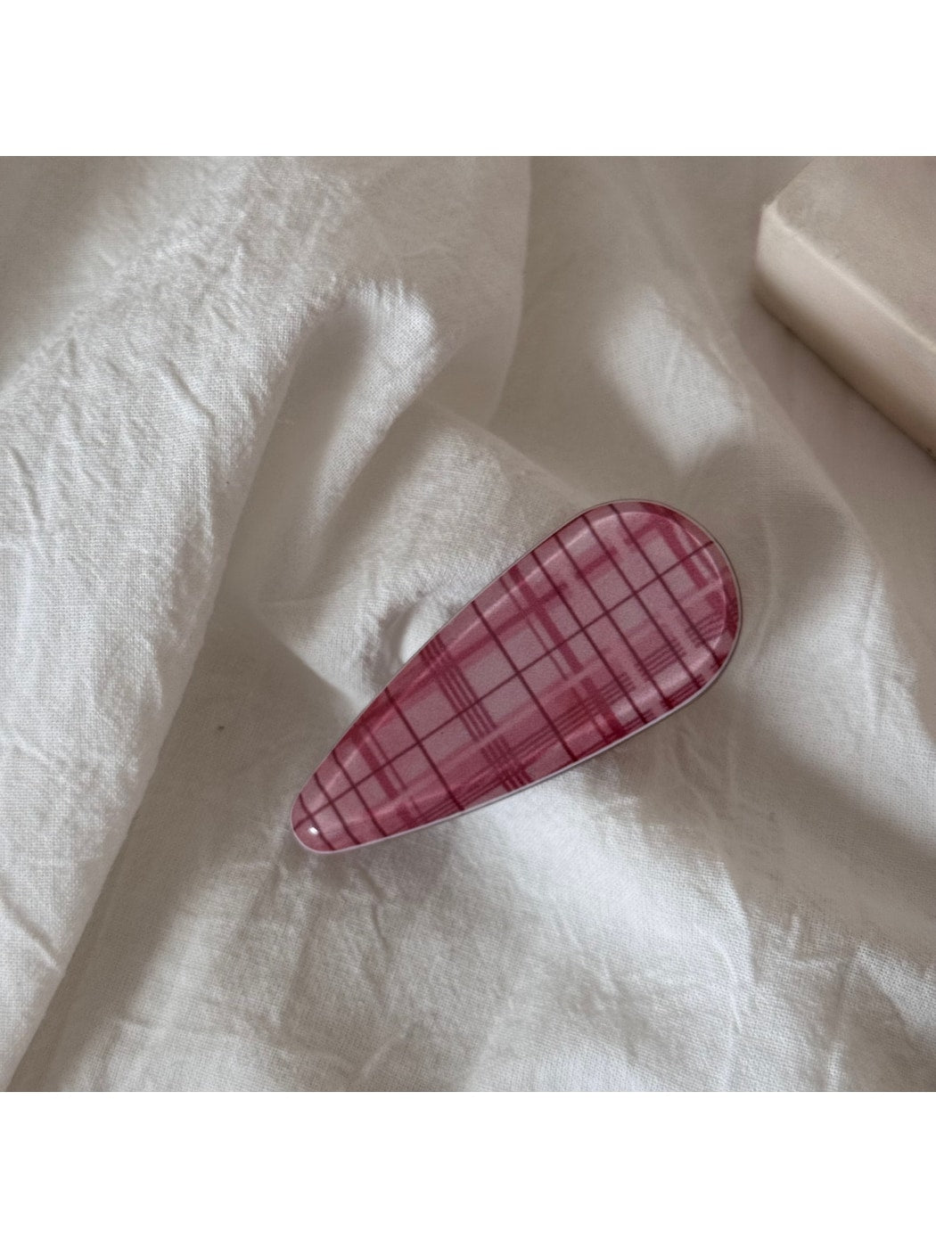 Beau - Printed Teardrop Duckbill Acrylic Hair Clip