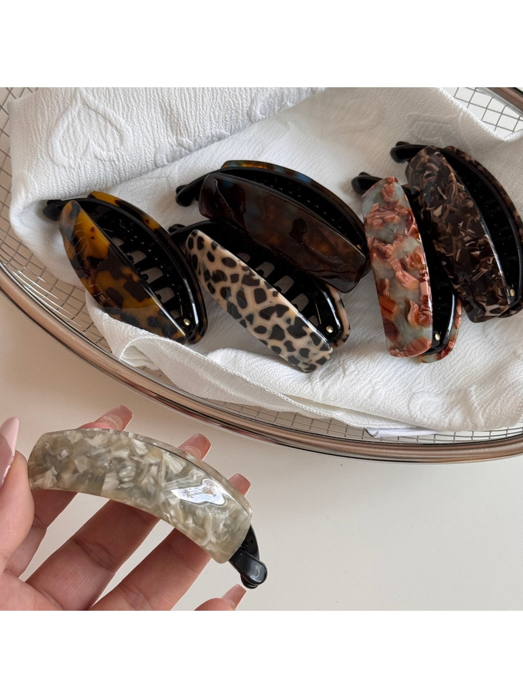 Beau - Irregular Acetate Fiber Banana Clip