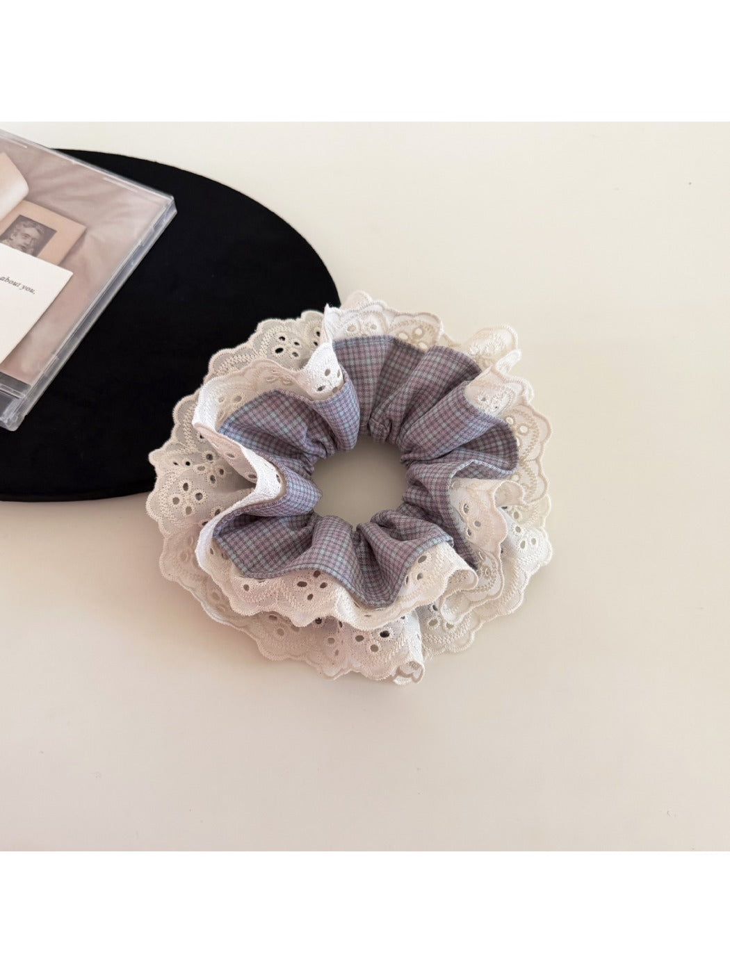 Gifty - Cute Plaid Lace Scrunchie