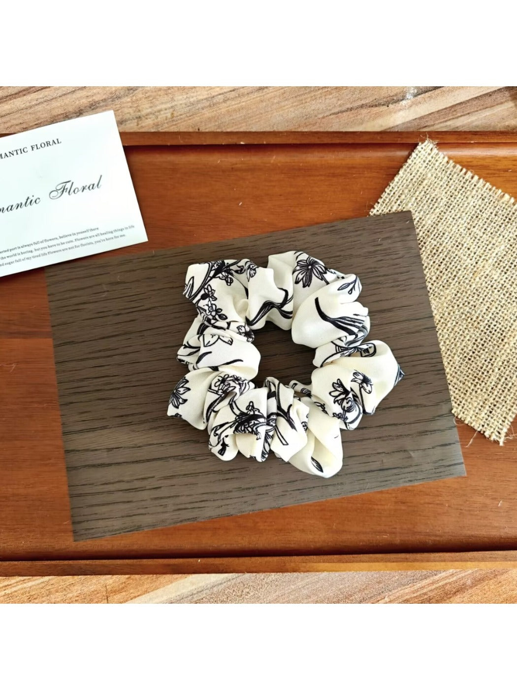 Gifty - Flower Print Polyester Elastic Hair Scrunchie