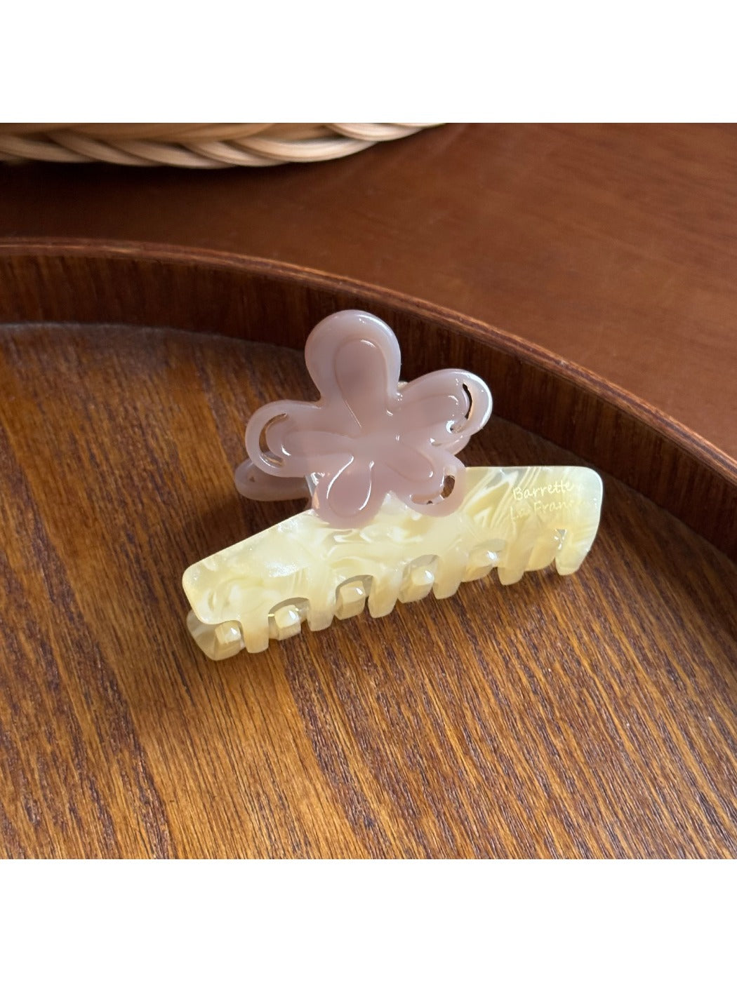 Beau - Fresh Style Floral Acetate Claw Clip