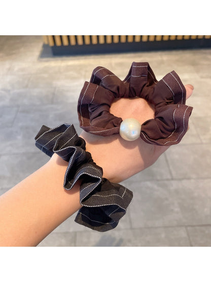Gifty - Color Block Ruffle Scrunchie