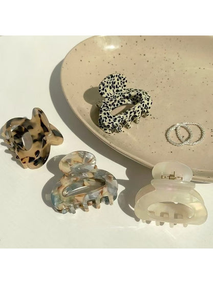 Beau - Hollowed Out Oval Shaped Claw Clip