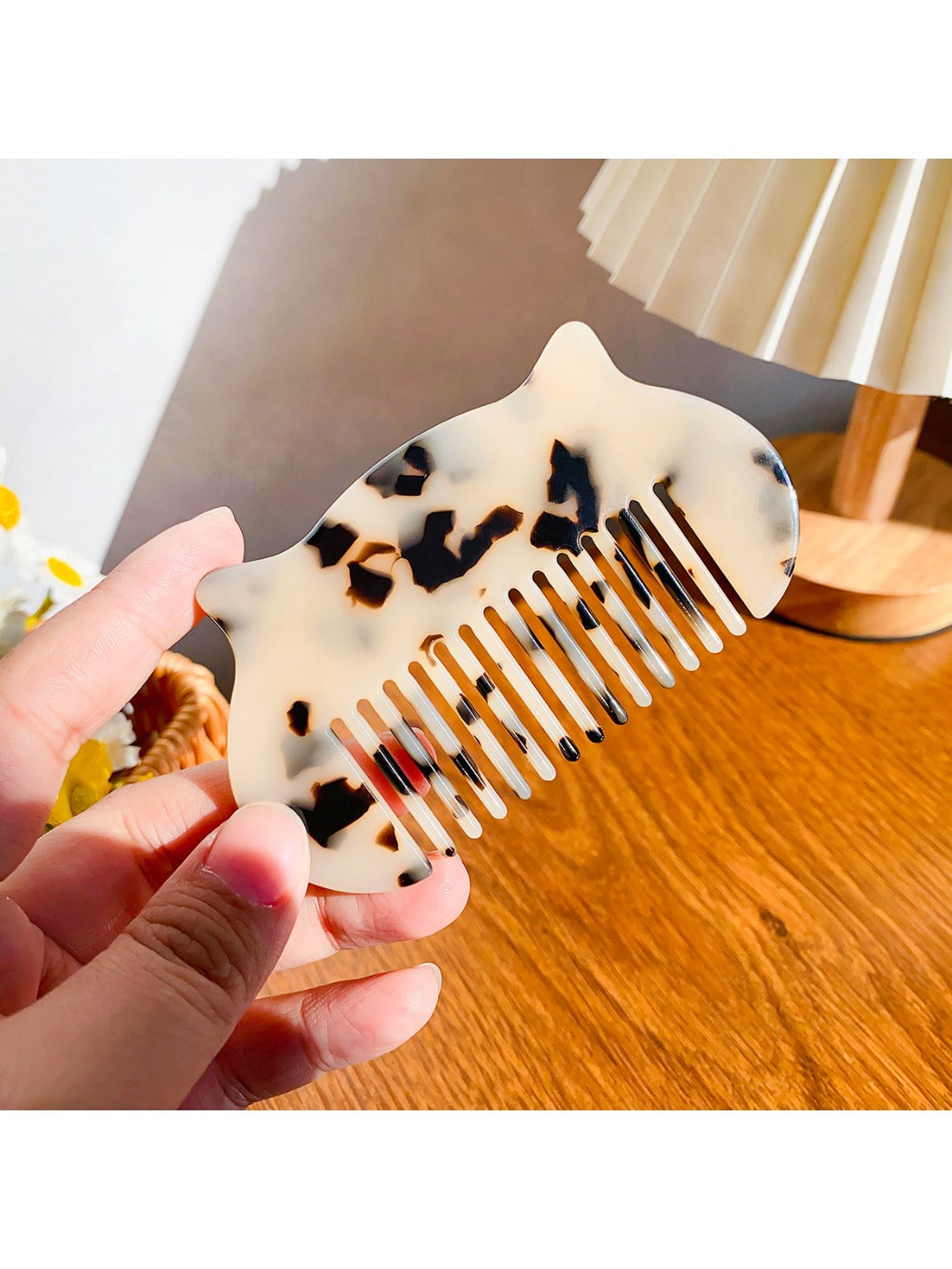 Camerow - Elegant Vintage Cat Ear Shaped Hair Comb