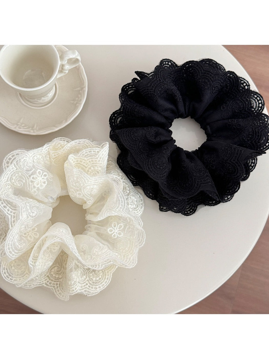 Gifty - Lace Trim Scrunchie Hair Tie