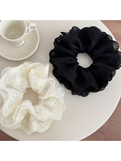 Gifty - Lace Trim Scrunchie Hair Tie