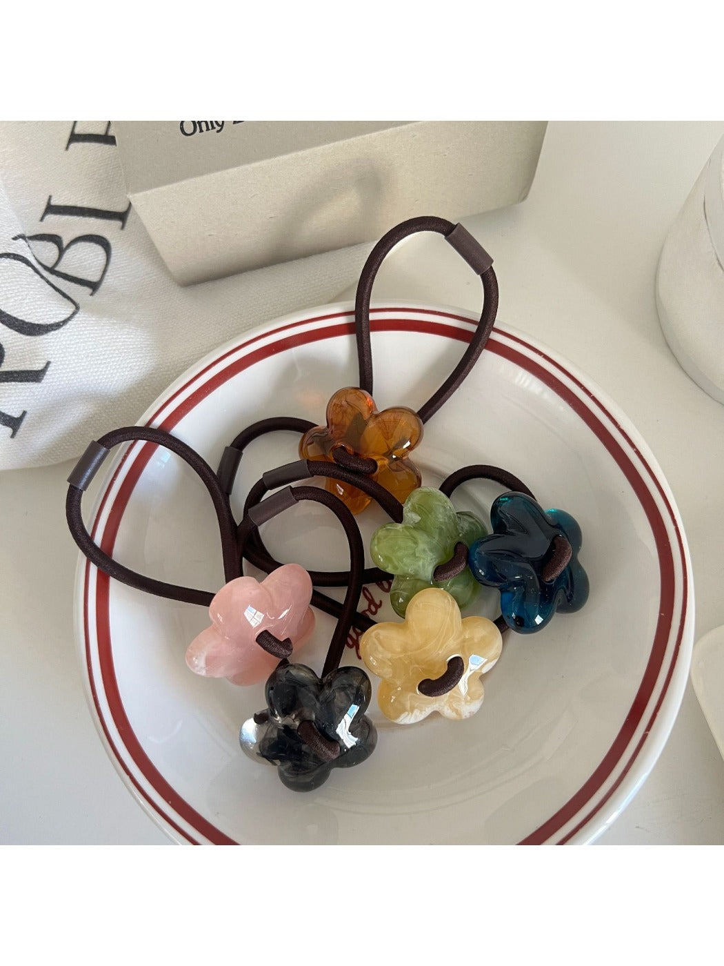 Gifty - Solid Floral Hair Tie