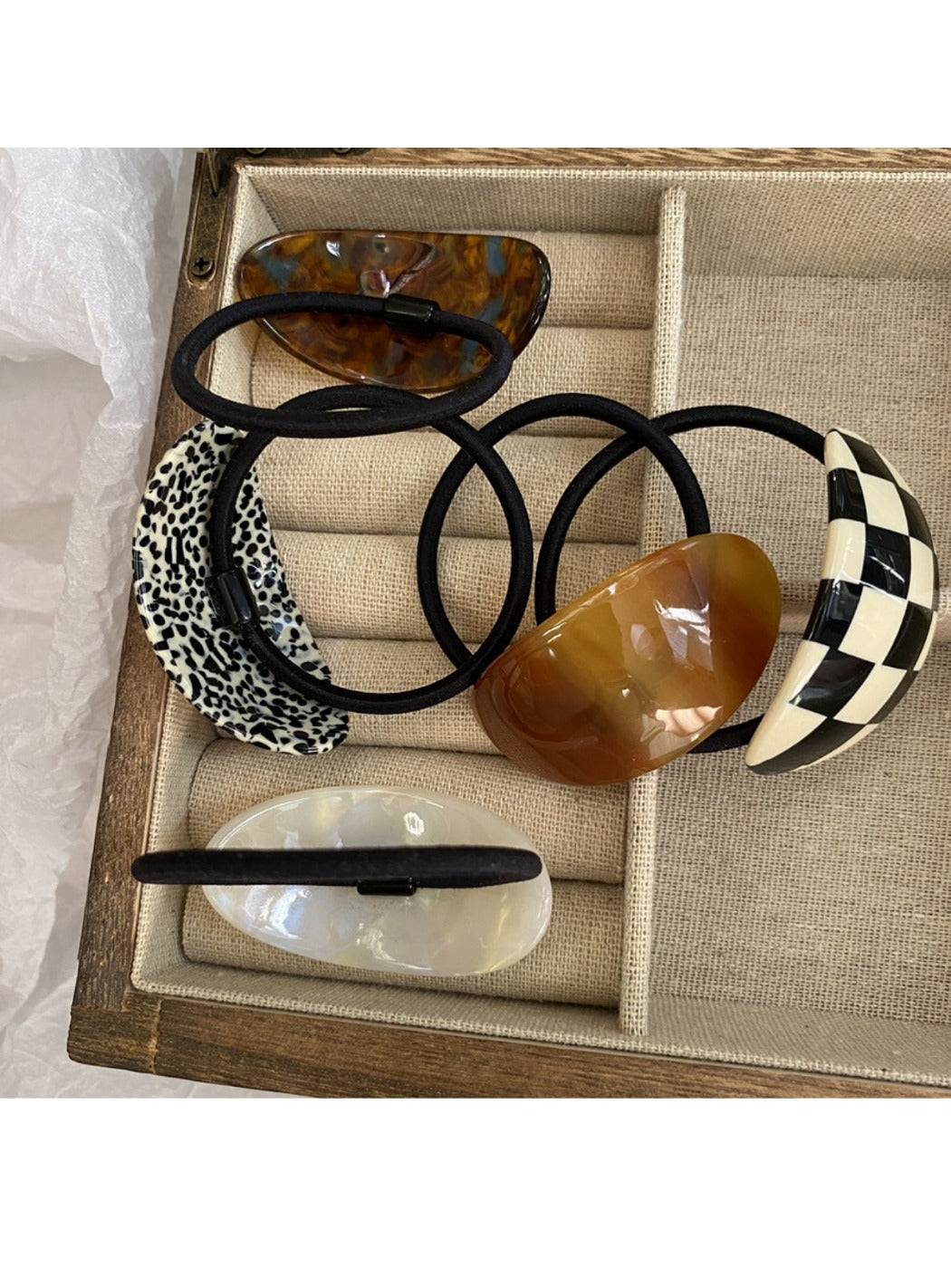 Gifty - Minimalist Oval Hair Tie
