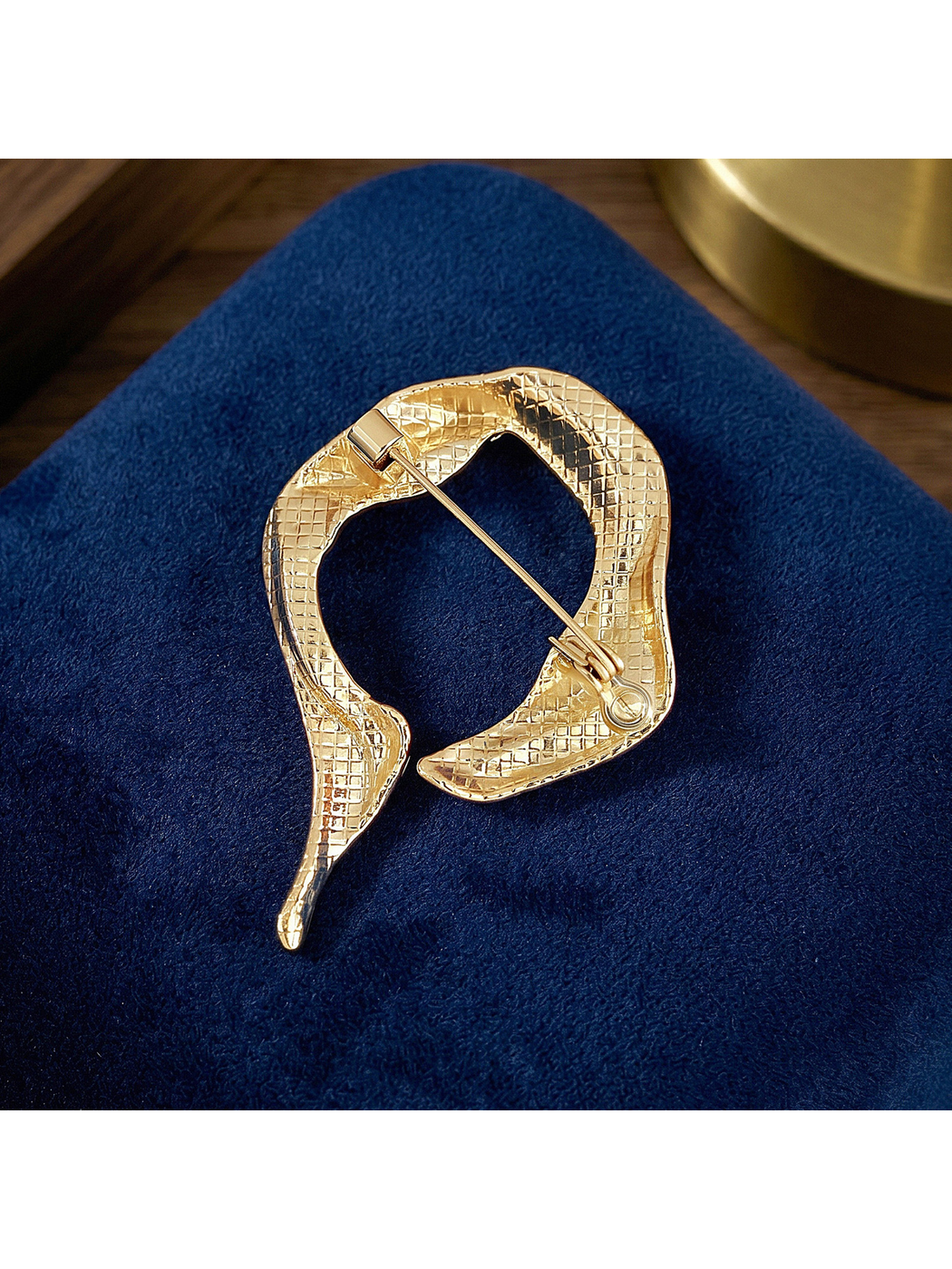 Brovia - Modern Irregular Open Shape Alloy Brooch