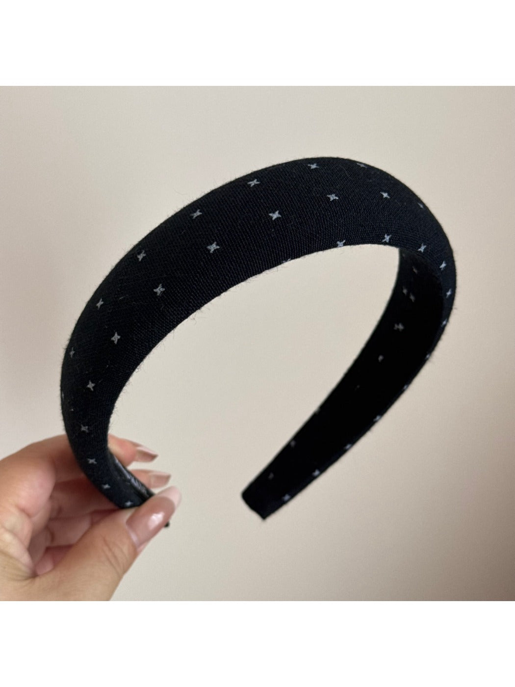 Gifty - Padded Dotted Fabric Finish Headband