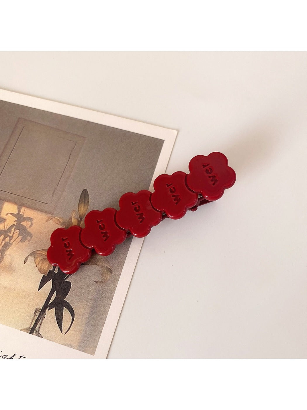 Beau - Simple Cute Flower Shaped Hair Clip