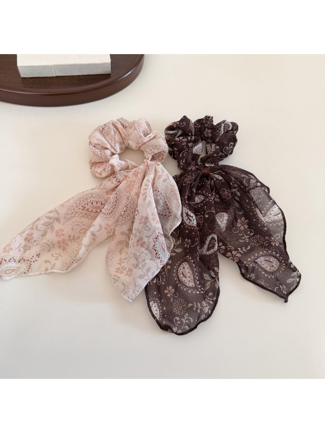 Gifty - Paisley Ribbon Tail Polyester Scrunchie