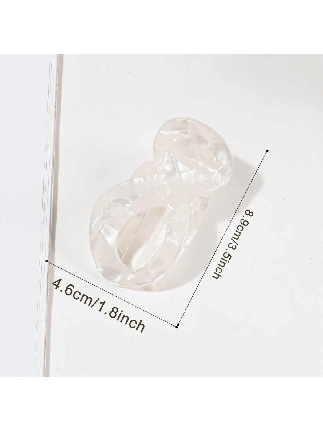 Beau - Vintage Criss Cross Hair Claw Clip
