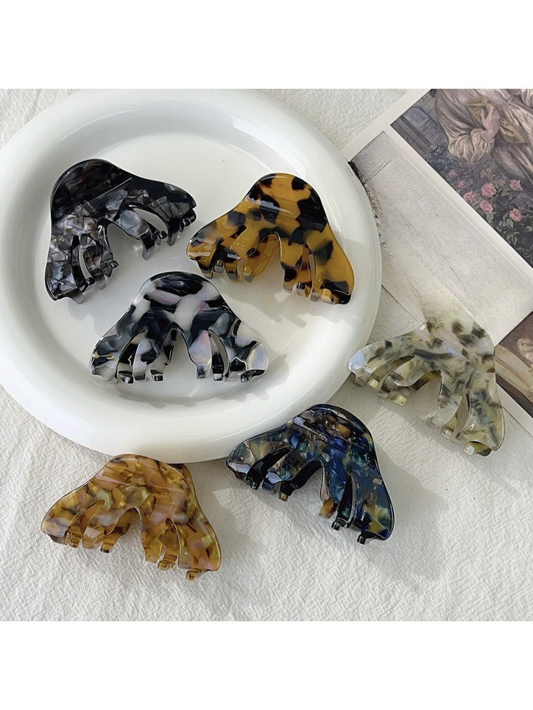 Beau - Exquisite Triangular Acetate Hair Clip