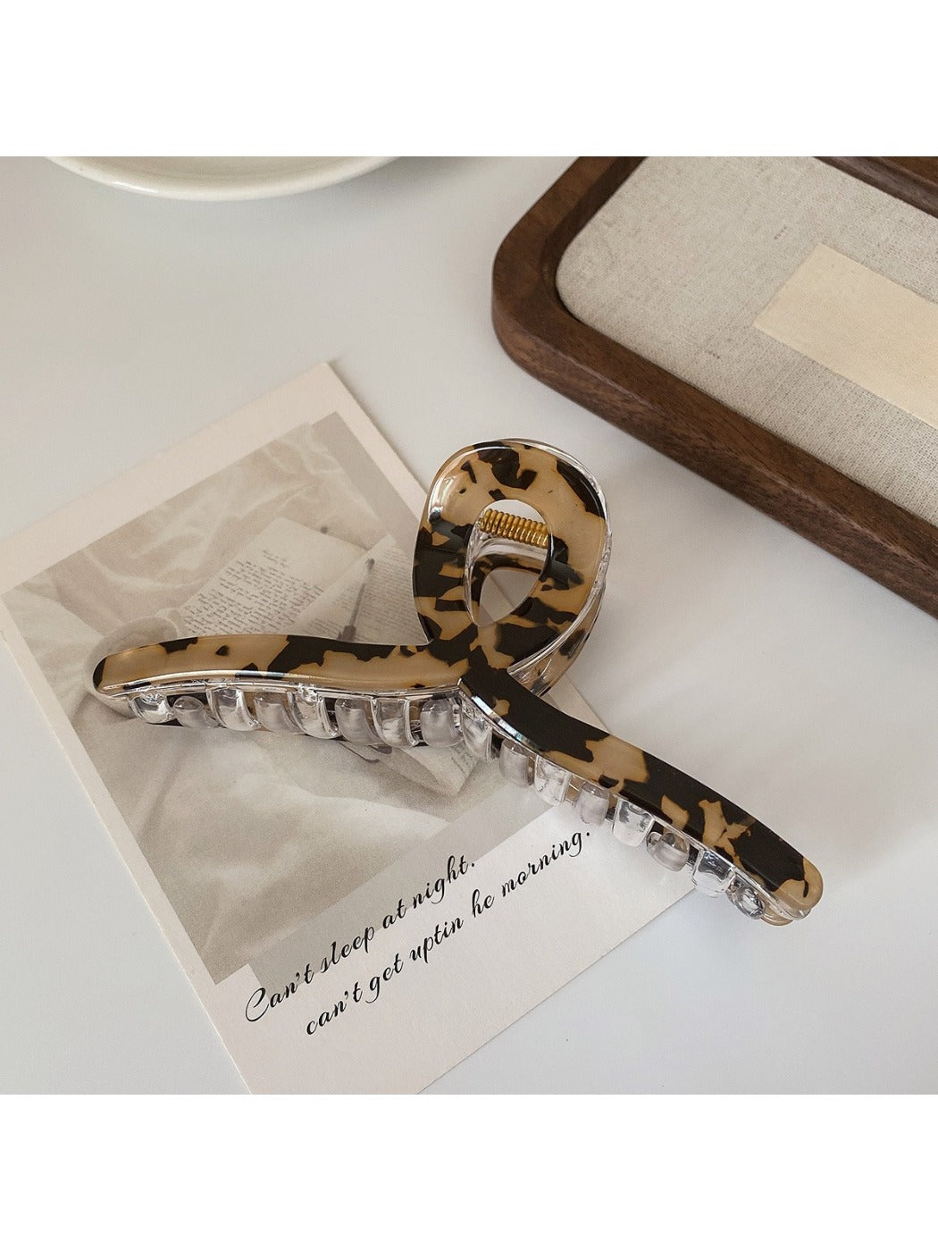 Beau - Vintage Marbled Crisscross Claw Clip