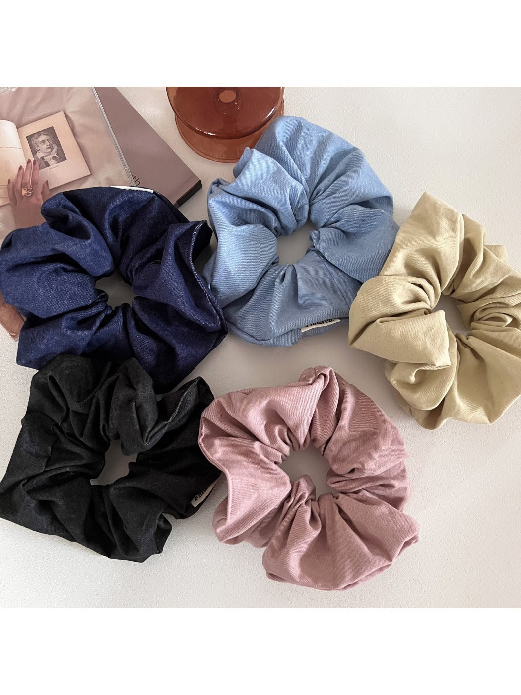 Gifty - Versatile Soft Sweet Scrunchie
