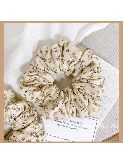 Gifty - Floral Crinkle Scrunchie Hair Tie