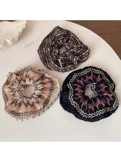 Gifty - Contrast Color Patterned Scrunchie