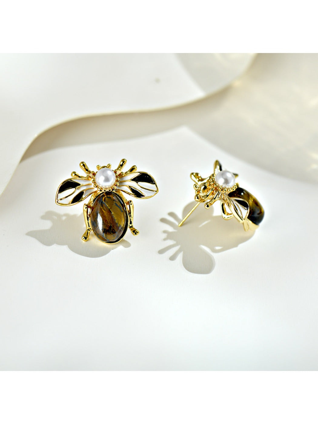 Earedge - Vintage Luxe Bee-Shaped Stud Earrings