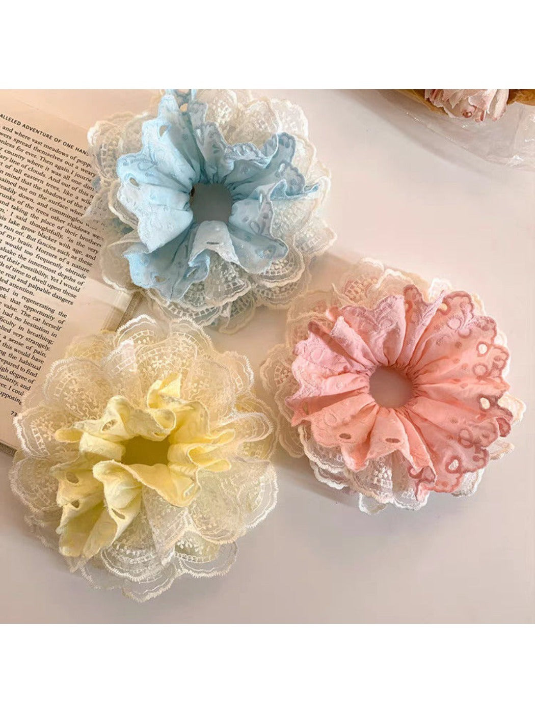 Gifty - Cute Fresh Lace Scrunchie