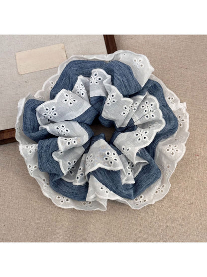 Gifty - Lace Polka Dot Scrunchie