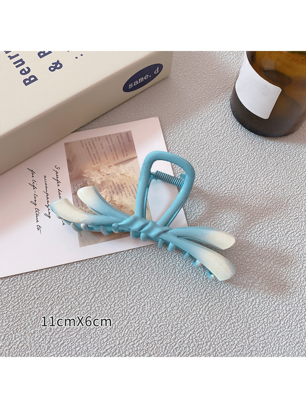Beau - Gradient Cutout Butterfly Alloy Hair Claw Clip