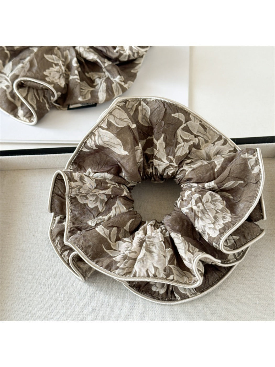 Gifty - Vintage Elegant Hair Ties