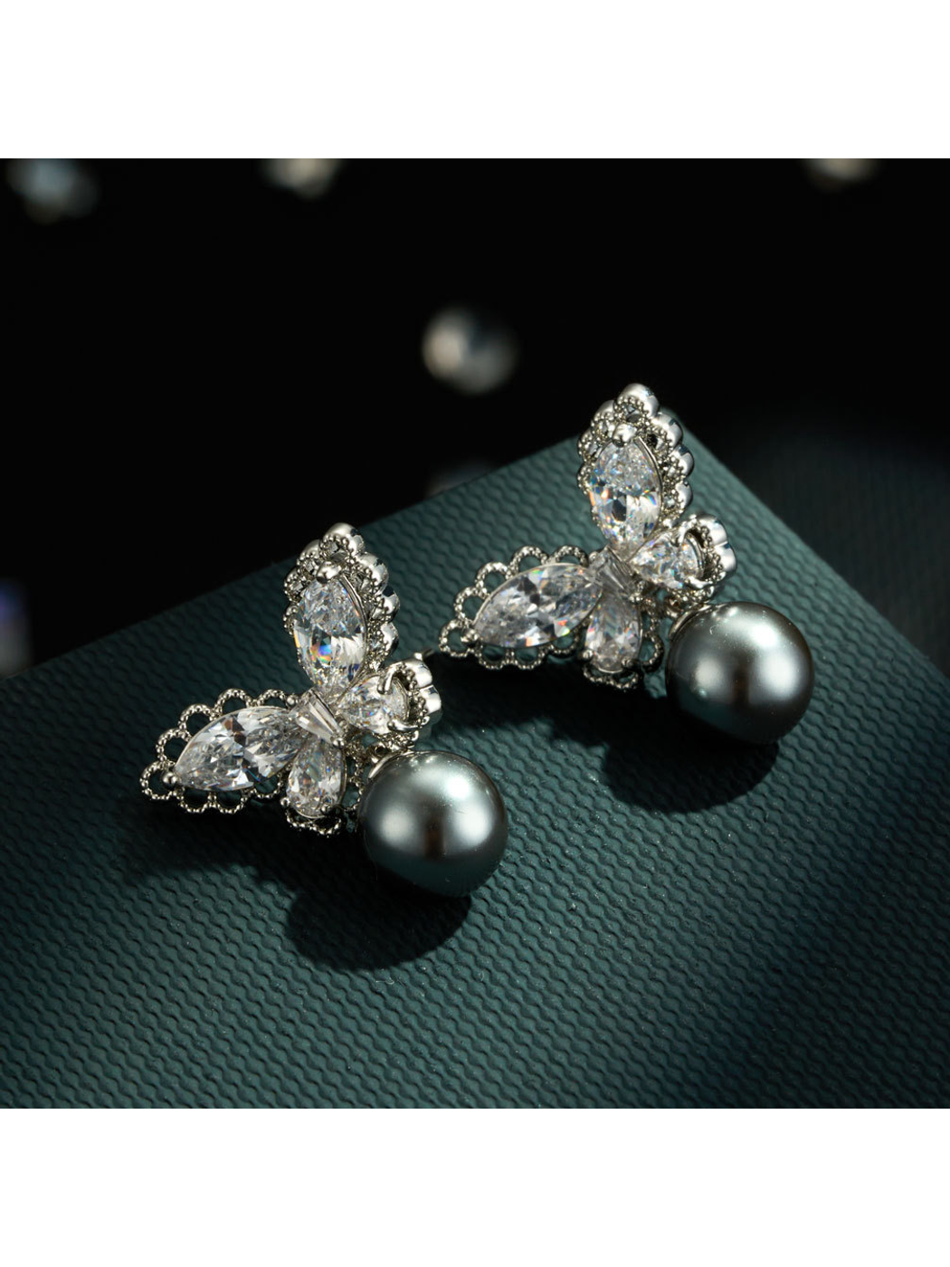 Earedge - Vintage Openwork Butterfly Stud Earrings