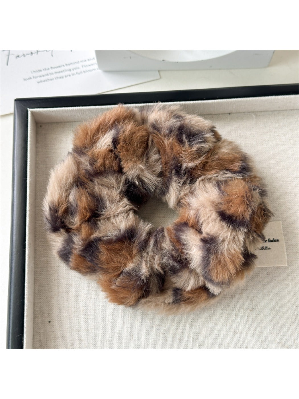 Gifty - Plush Scrunchie Hair Tie