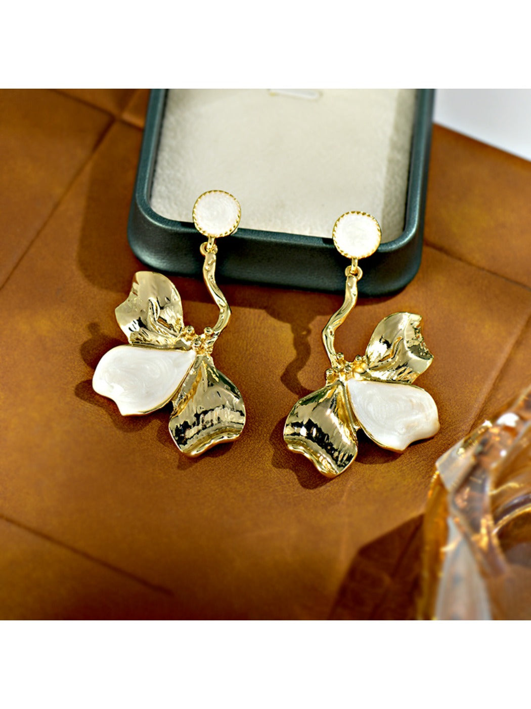Earedge - Luxe Iris Floral Earrings