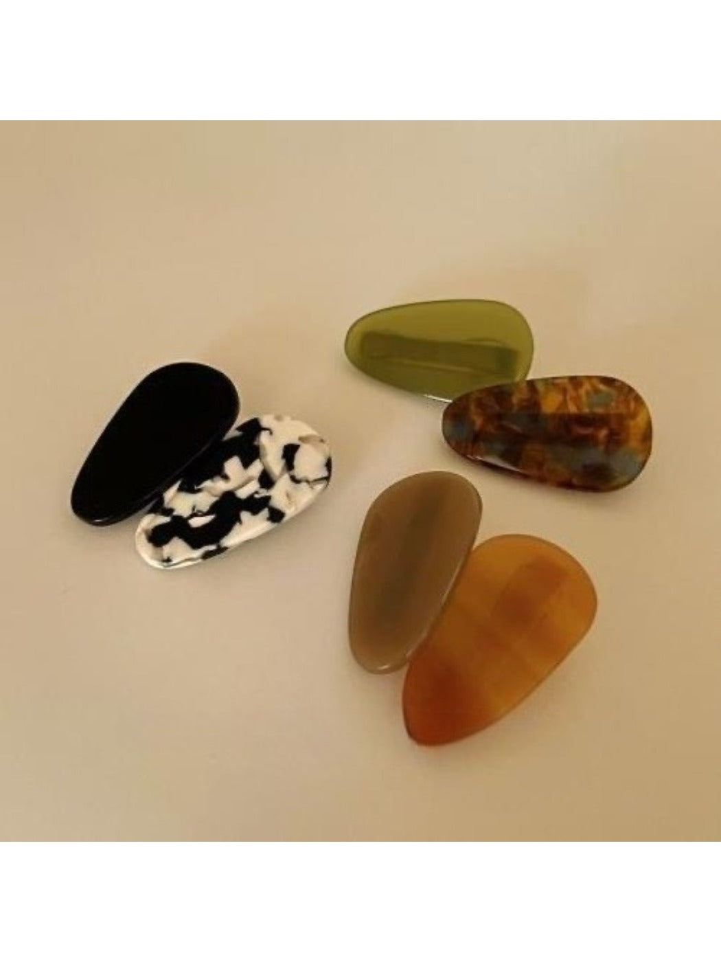 Beau - Cute Oval Shaped Hair Clip