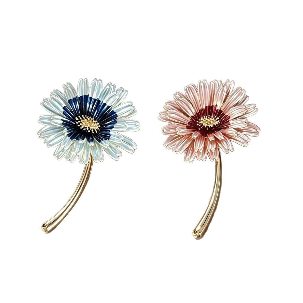Daisy curved stem brooch in two visible styles, overview
