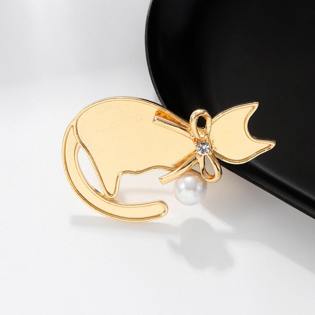 Sitting cat bow detail brooch, alternate view 4
