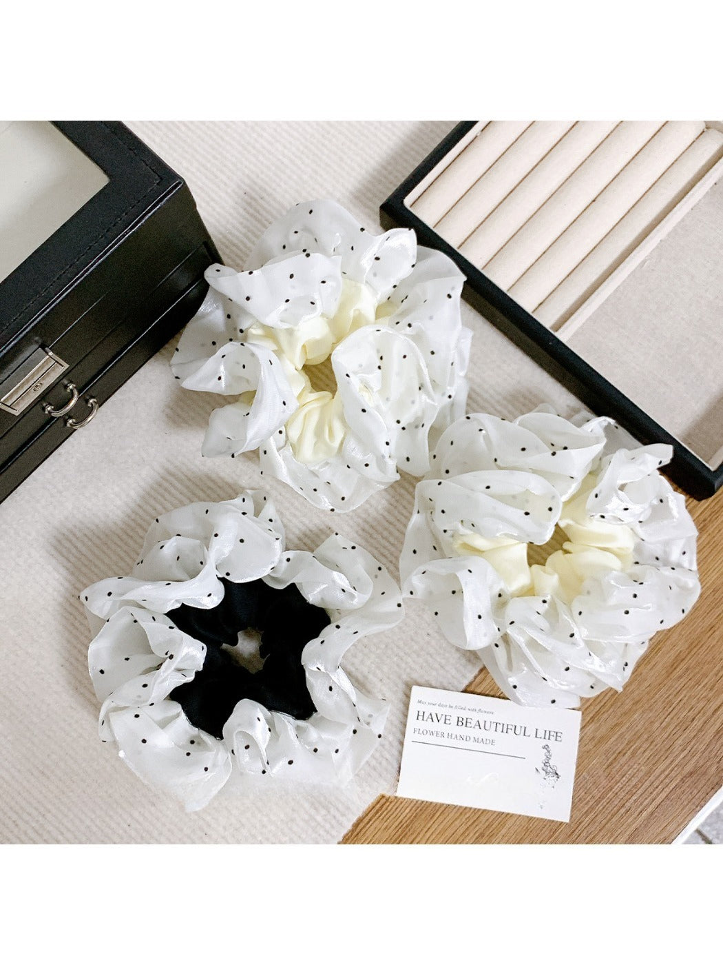 Gifty - Wave Dot Mesh Hair Loop