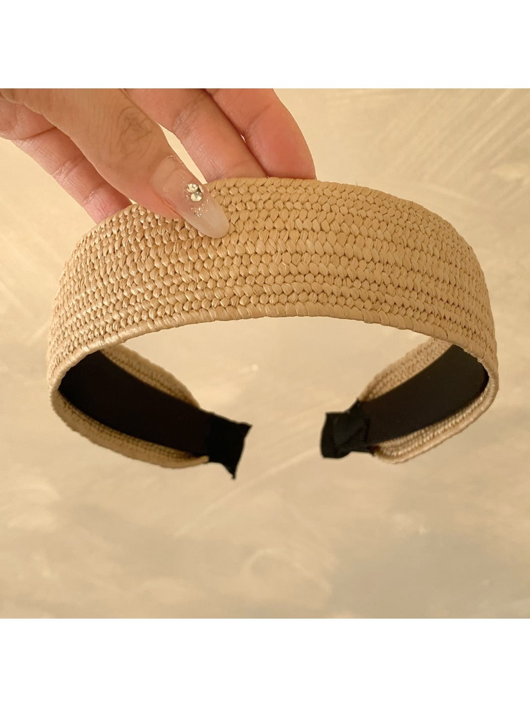Model wearing Gifty minimalist wide bohemian headband with casual outfit outdoors