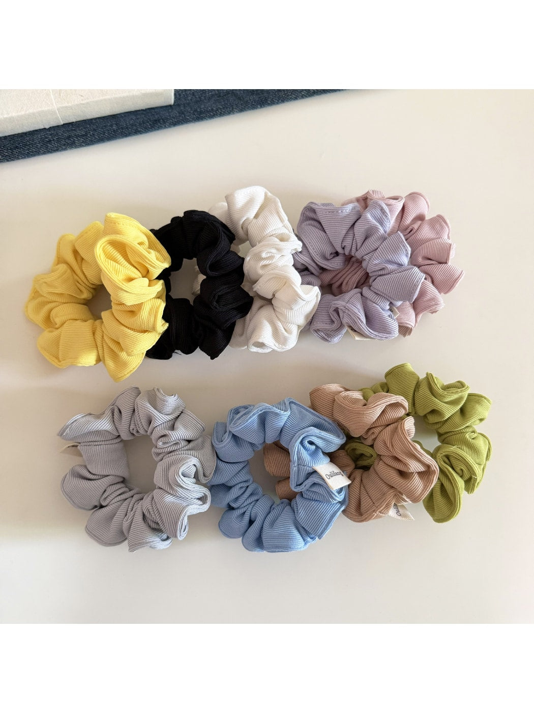 Gifty - Minimalist Ribbed Knit Polyester Scrunchie