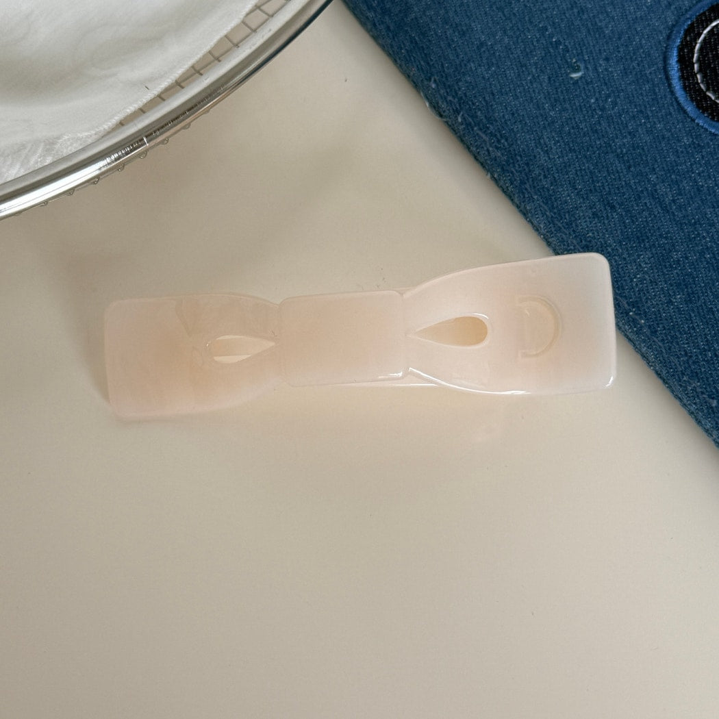 Beau - Glossy Plastic Bow Design Hair Clip