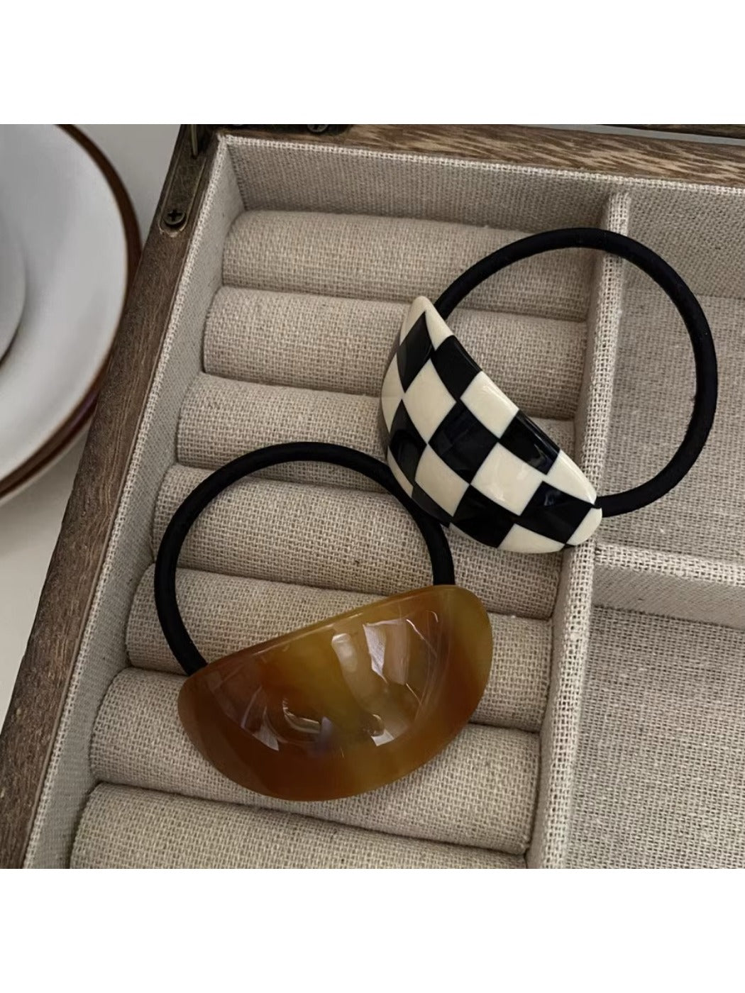 Gifty - Minimalist Oval Hair Tie