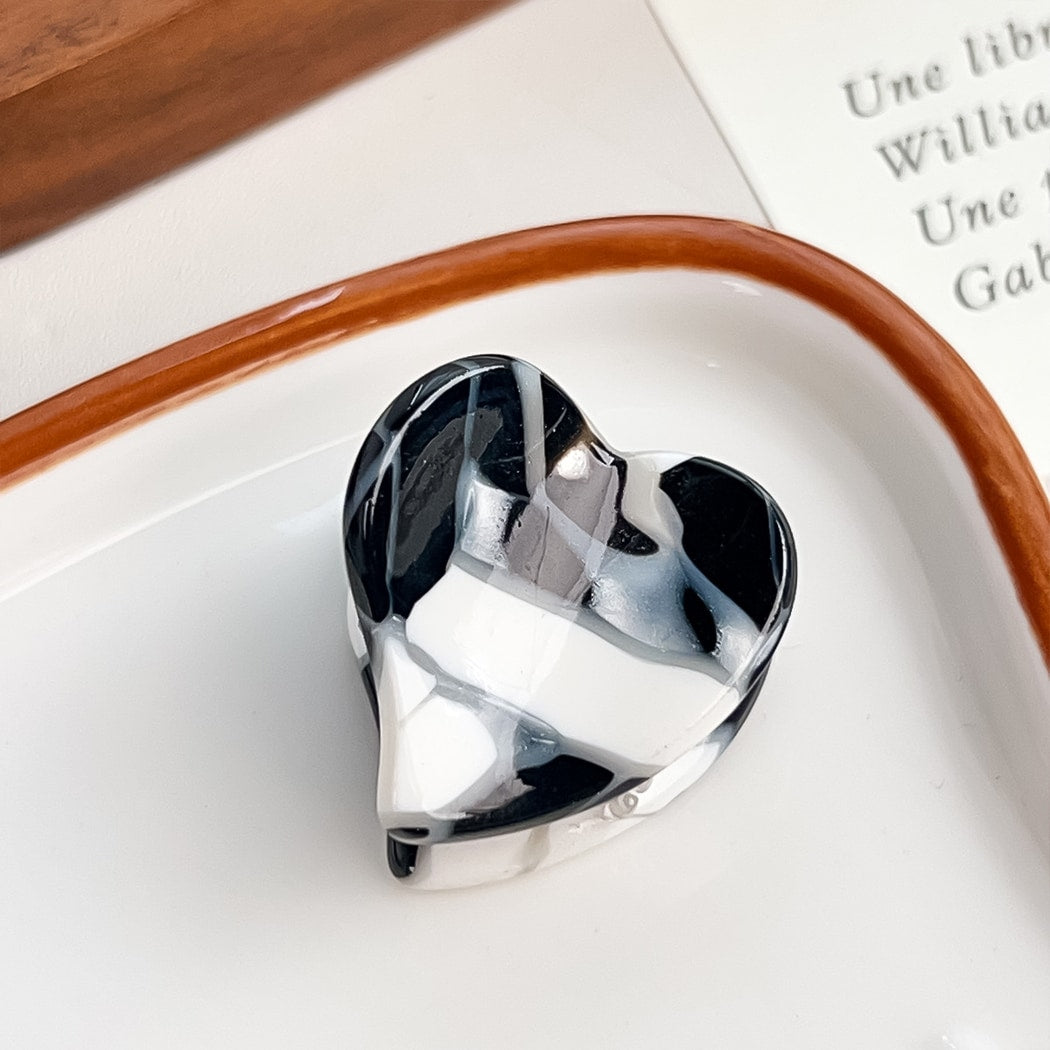 Beau - Sweet Heart Design Glossy Claw Clip