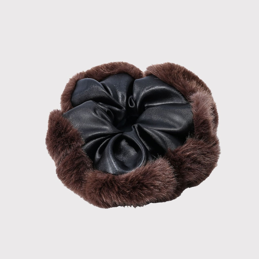 Gifty - Brown Fuzzy Color Block Scrunchie