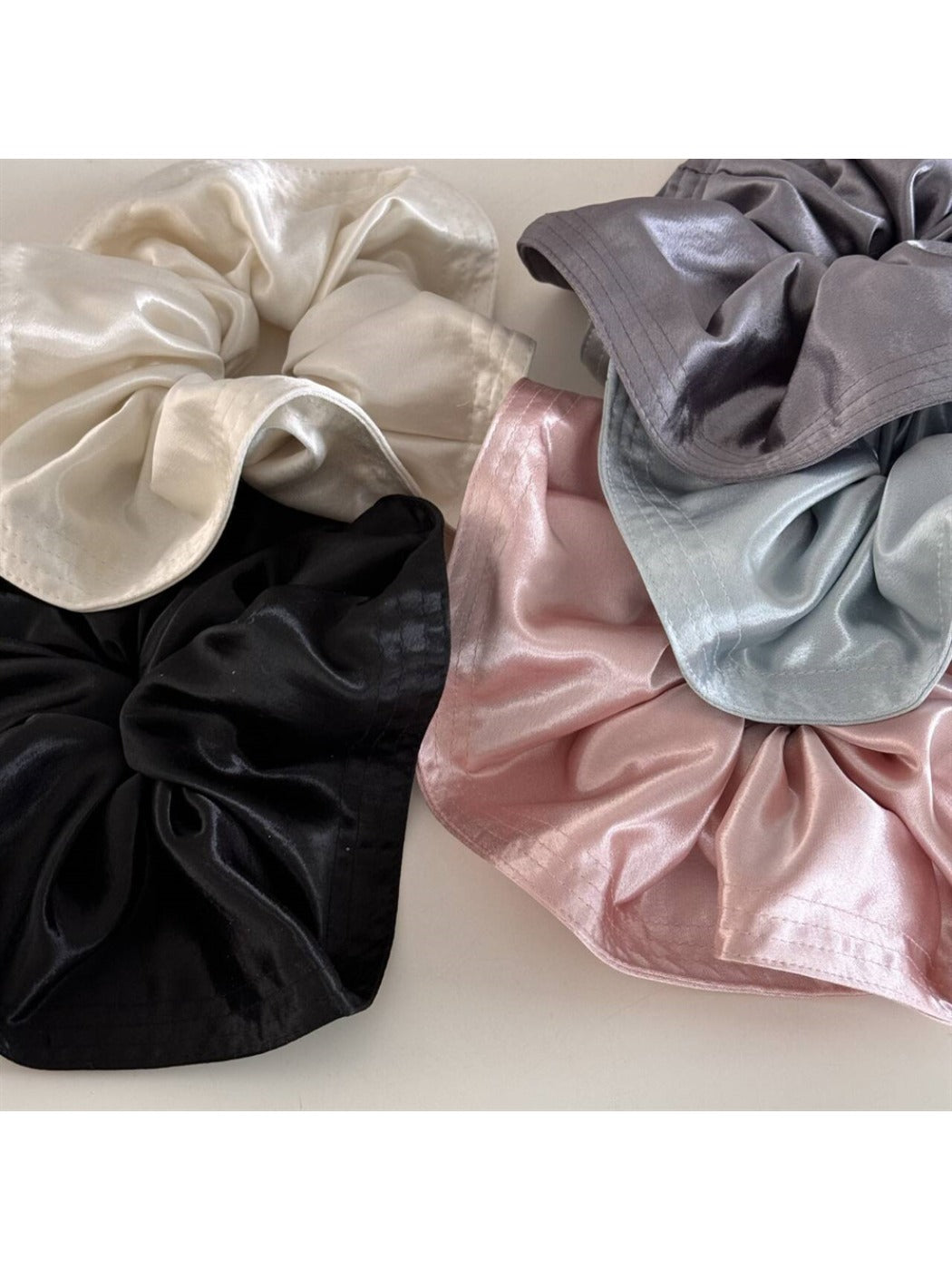 Gifty - Smooth Satin Hair Loop
