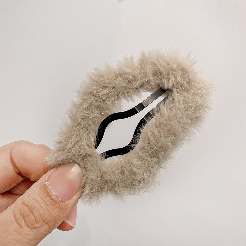 Beau - Openwork Cloud Shape Plush Hair Clip
