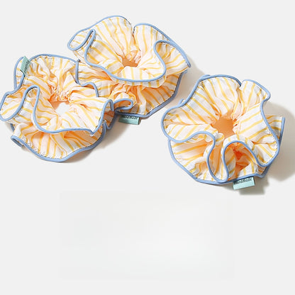 Gifty - Striped Polyester Sweet Style Scrunchie