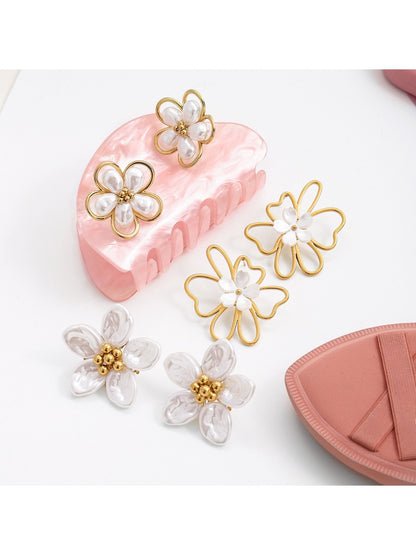 Earedge - Minimalist Openwork Floral Earrings