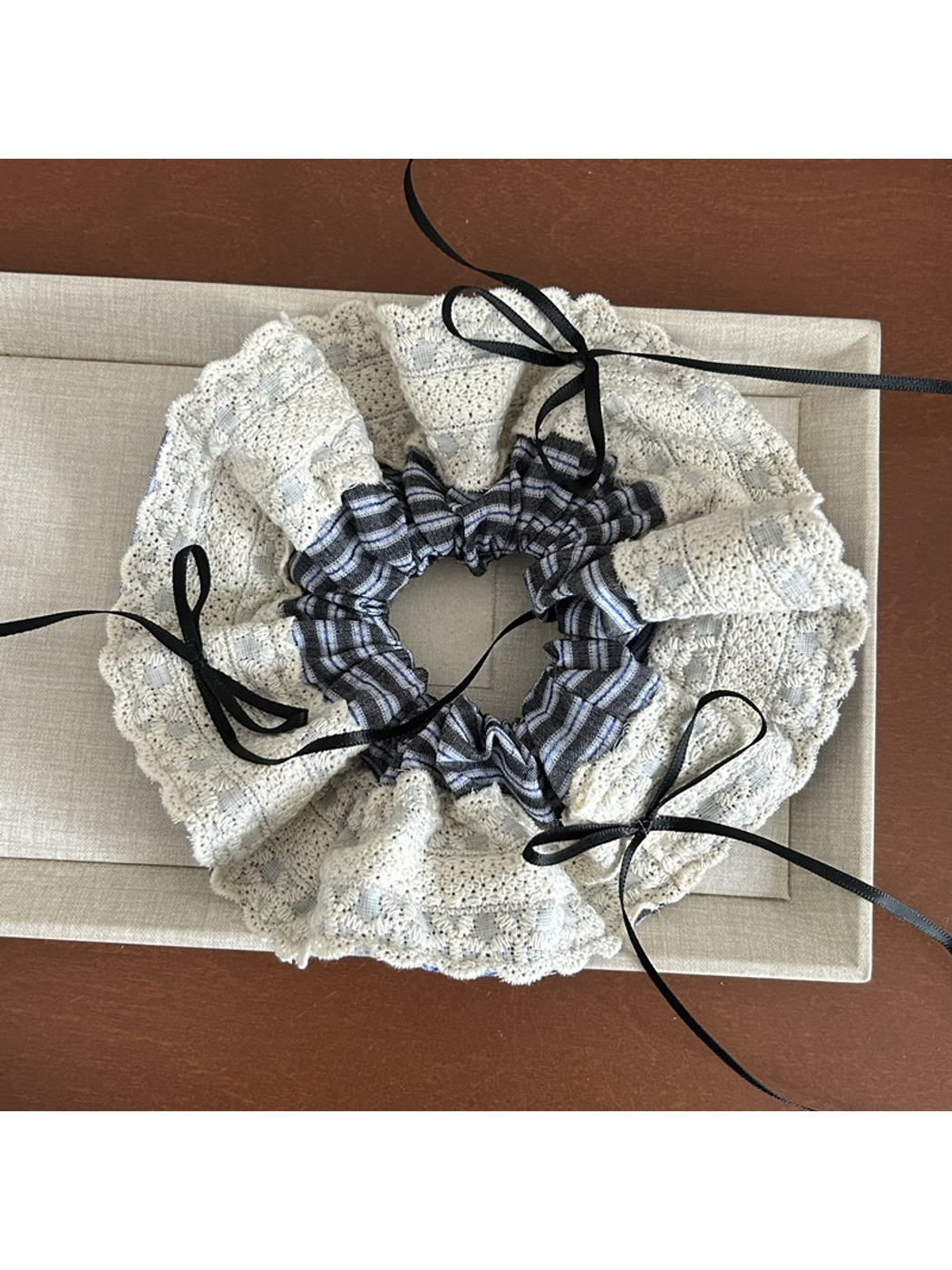 Gifty - Lace Ribbon Bow Oversized Scrunchie