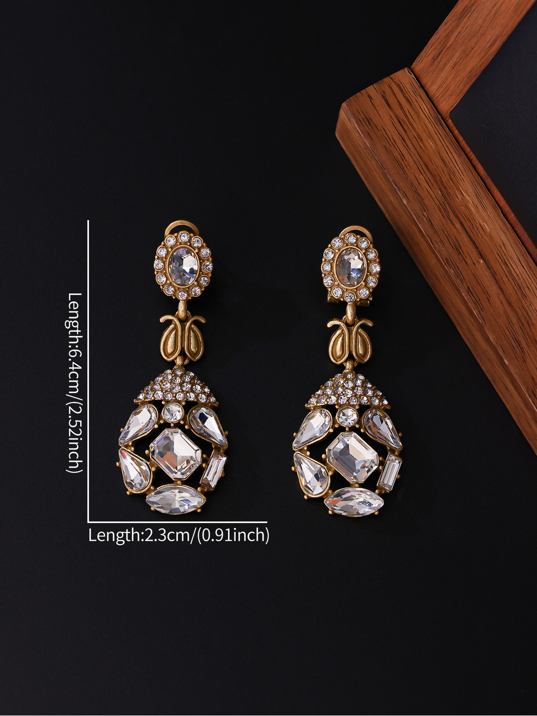 Earedge - Vintage Geometric Openwork Stud Earrings