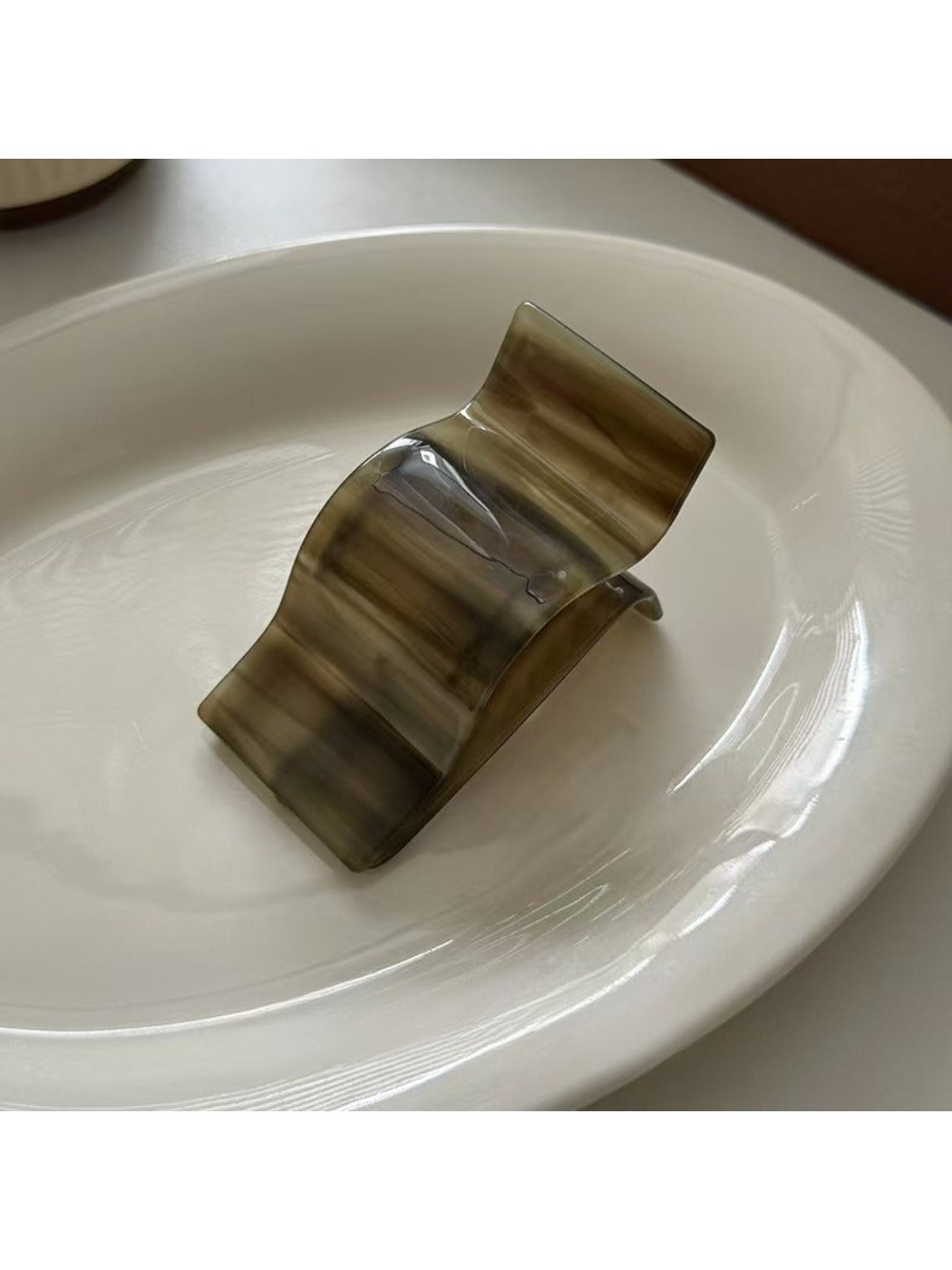 Beau - Minimalist Rectangular Claw Clip